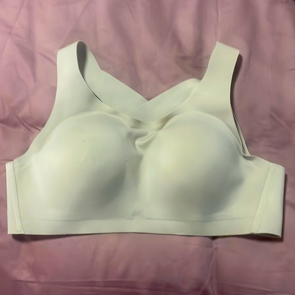 Lululemon athletica sports bra Sz 38C nude color